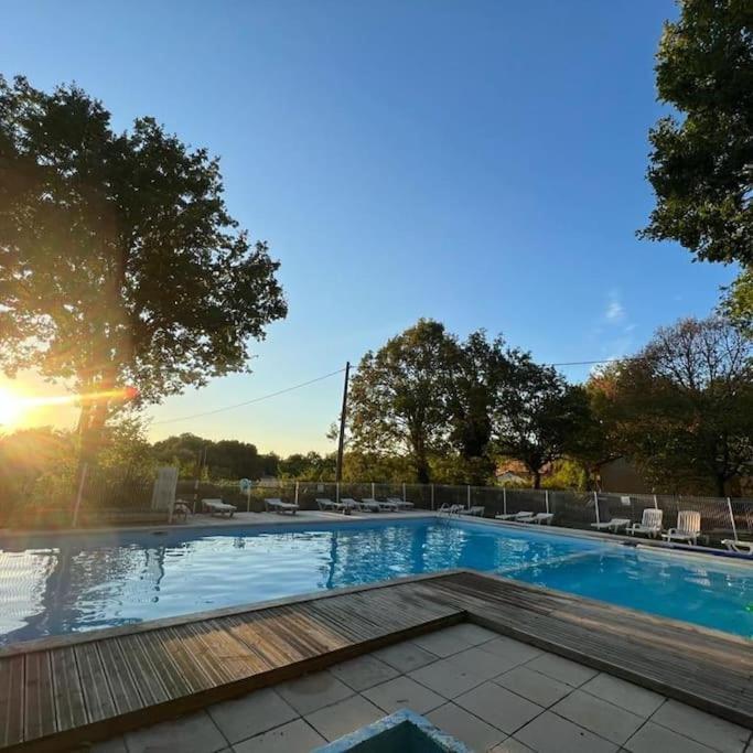N°2 Gite 4 Personnes* Au Coeur De La Nature Saint-Aubin-de-Nabirat Exteriör bild